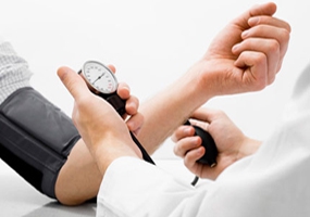 علائم فشار خون کدامند و راه درمان و تشخیص چیست؟